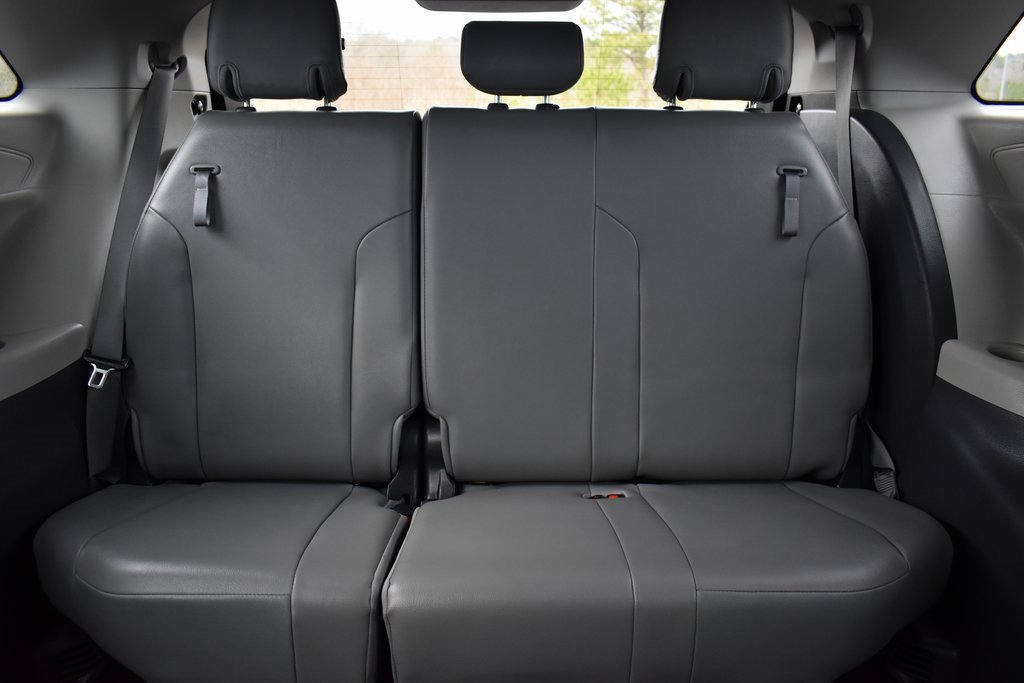 Used 2021 Toyota Sienna XLE image 10