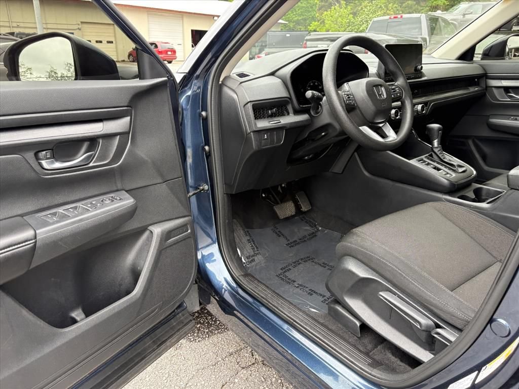 Used 2025 Honda CR-V LX image 12