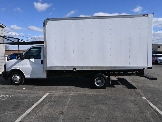 Used 2017 Chevrolet Express 3500 image 40