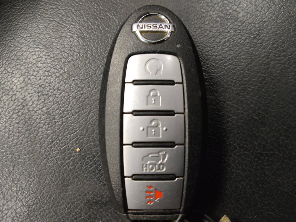 Used 2020 Nissan Pathfinder SL FWD image 32
