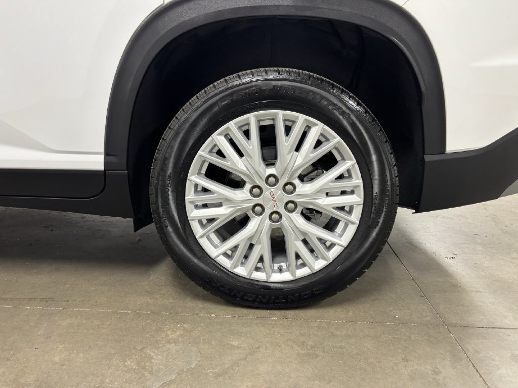Used 2026 GMC Acadia Elevation w/ Elevation Premium Package FWD image 13