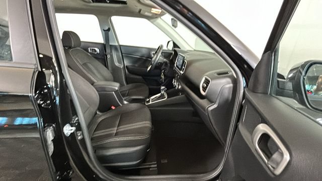 Certified 2023 Hyundai Venue SEL w/ Cargo Package FWD image 29