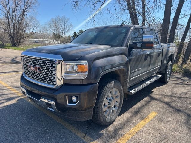 Used 2015 GMC Sierra 2500 Denali w/ Duramax Plus Package AWD/4WD image 4