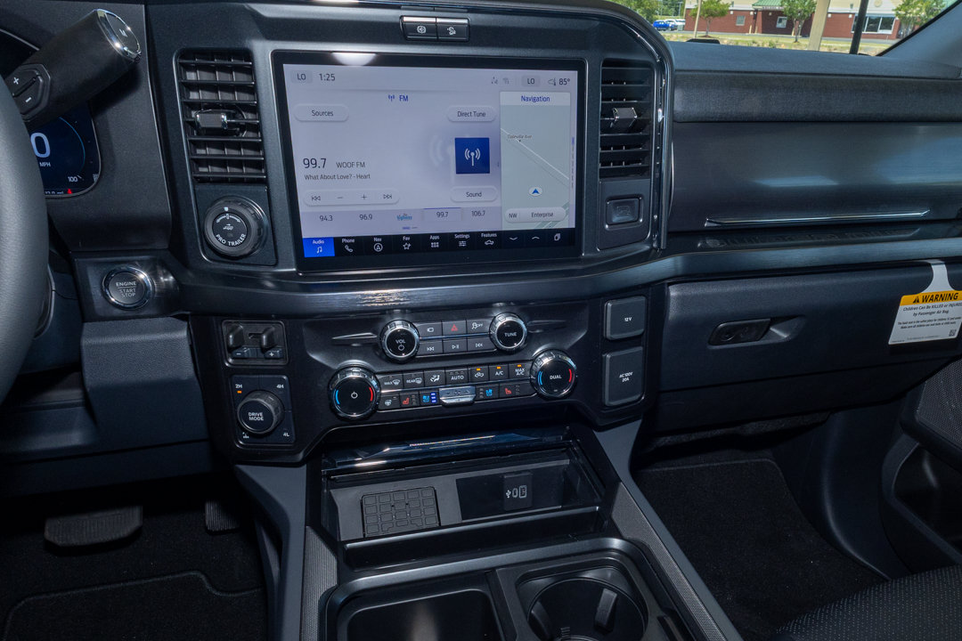 New 2026 Ford F250 Lariat w/ Black Appearance Package AWD/4WD image 18