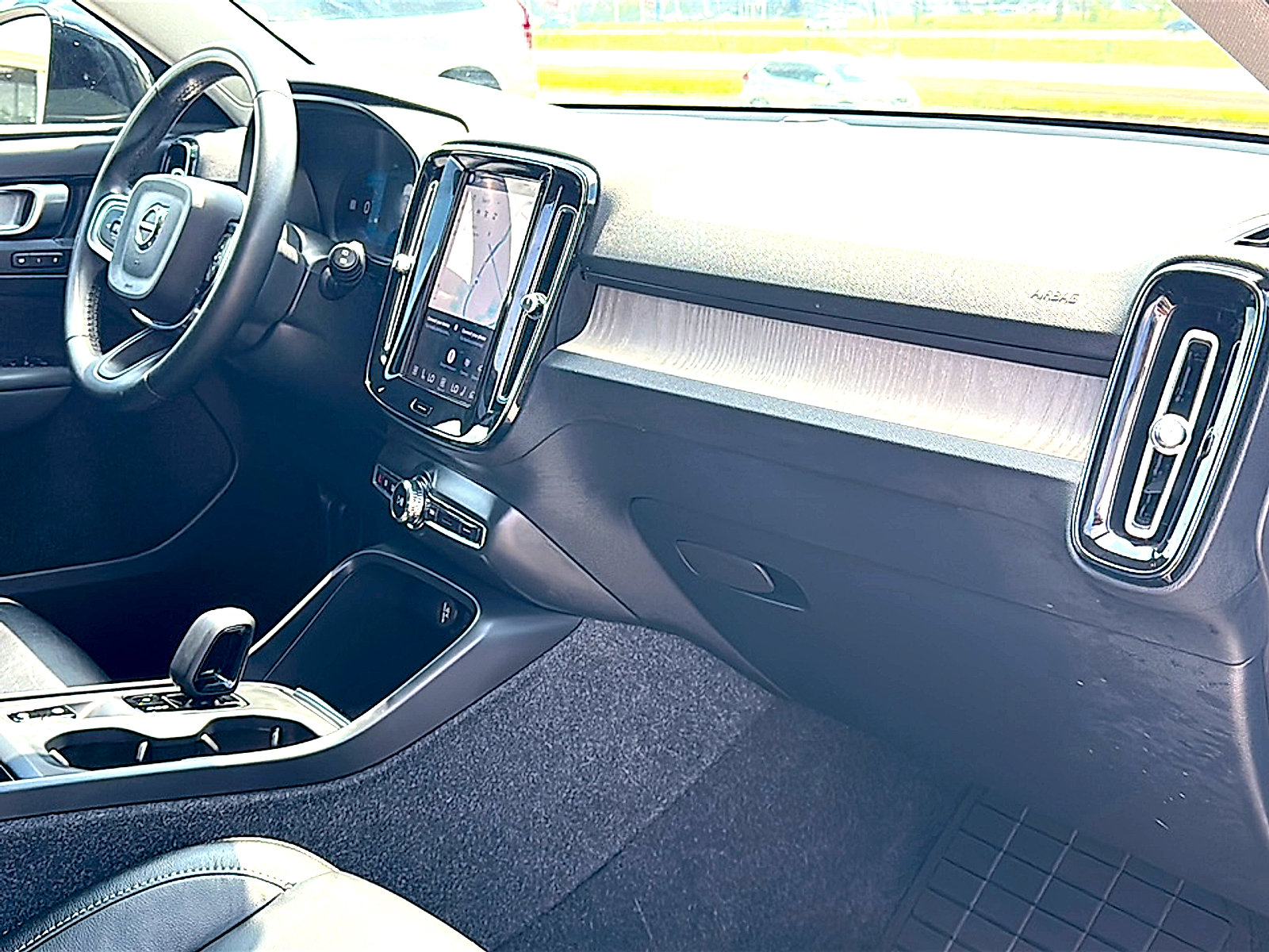 Used 2023 Volvo XC40 B5 Core AWD/4WD image 22