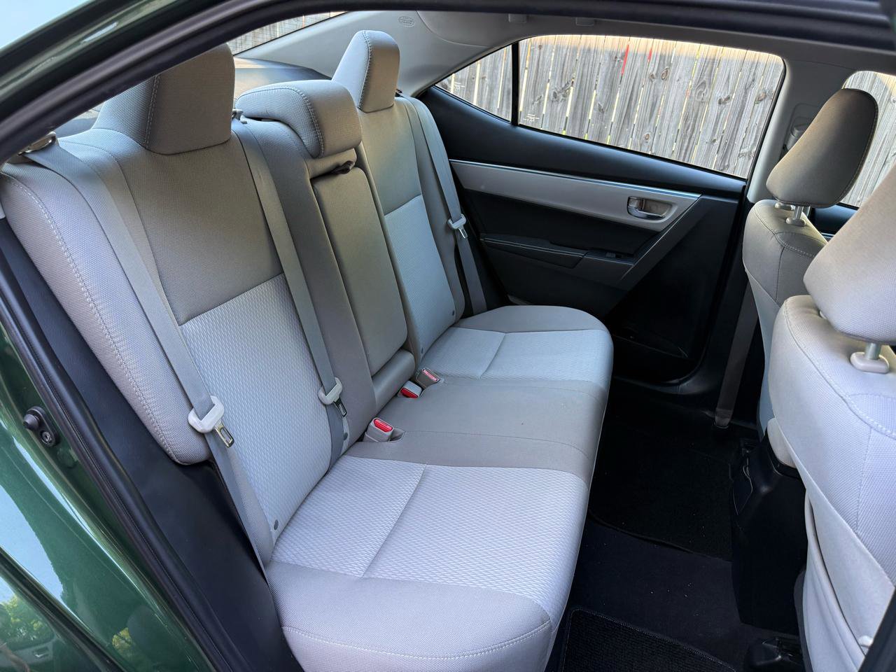 Used 2016 Toyota Corolla LE FWD image 15