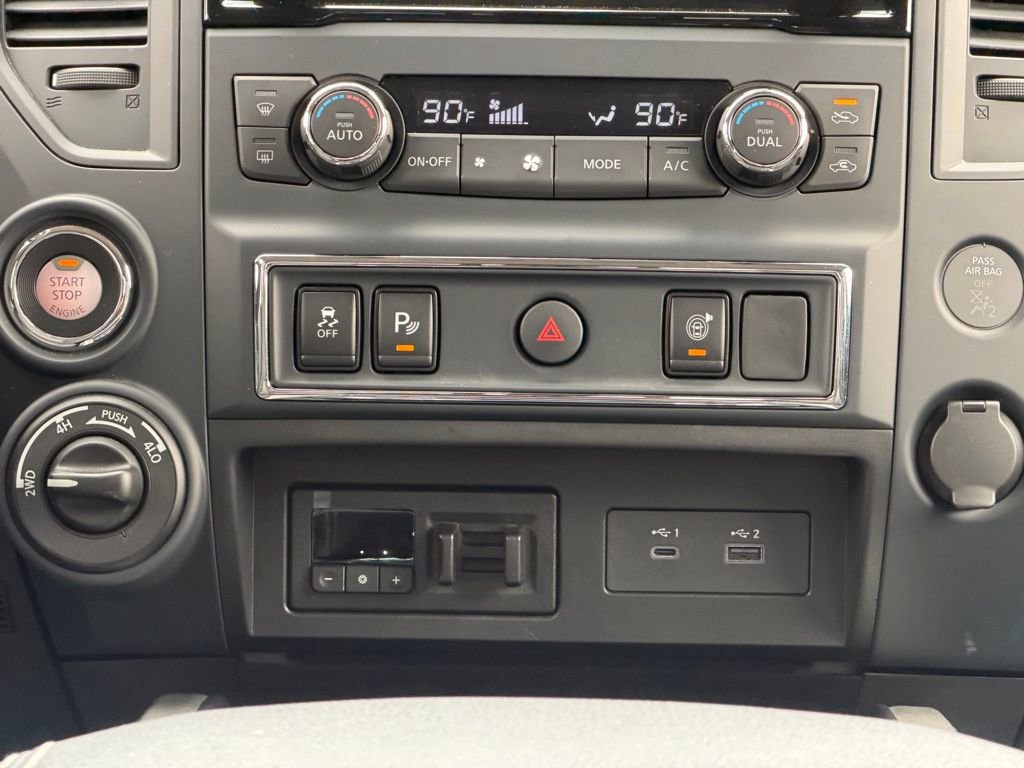 Used 2024 Nissan Titan SV w/ SV Convenience Package image 31