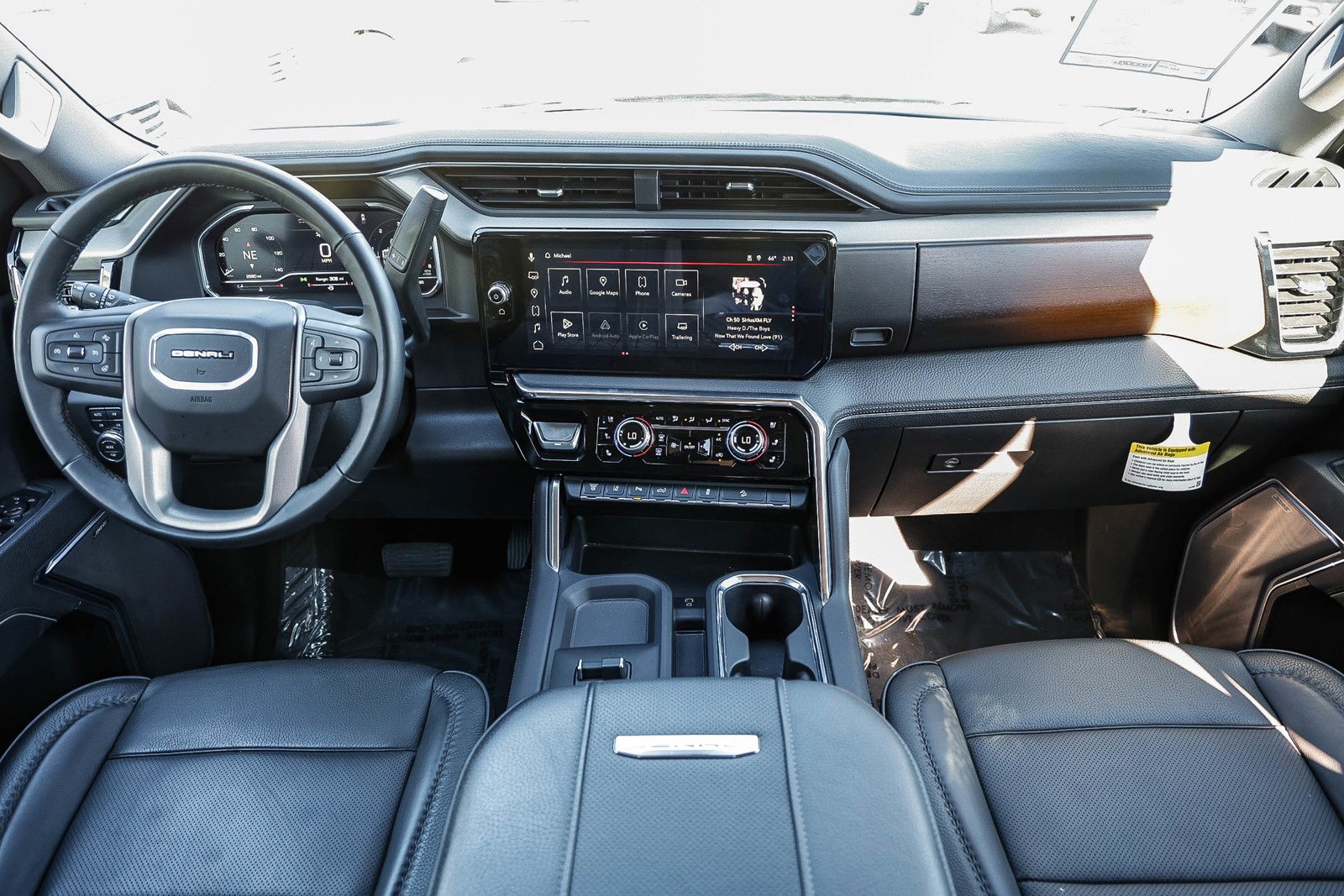 Used 2025 GMC Sierra 2500 Denali w/ Denali Reserve Package image 10