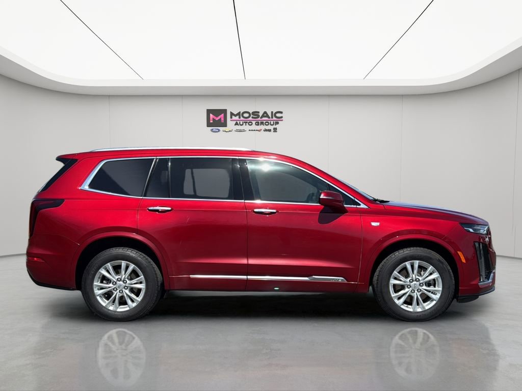 Used 2022 Cadillac XT6 Luxury AWD/4WD image 3