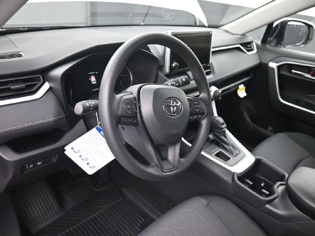 Used 2025 Toyota RAV4 XLE AWD/4WD image 21