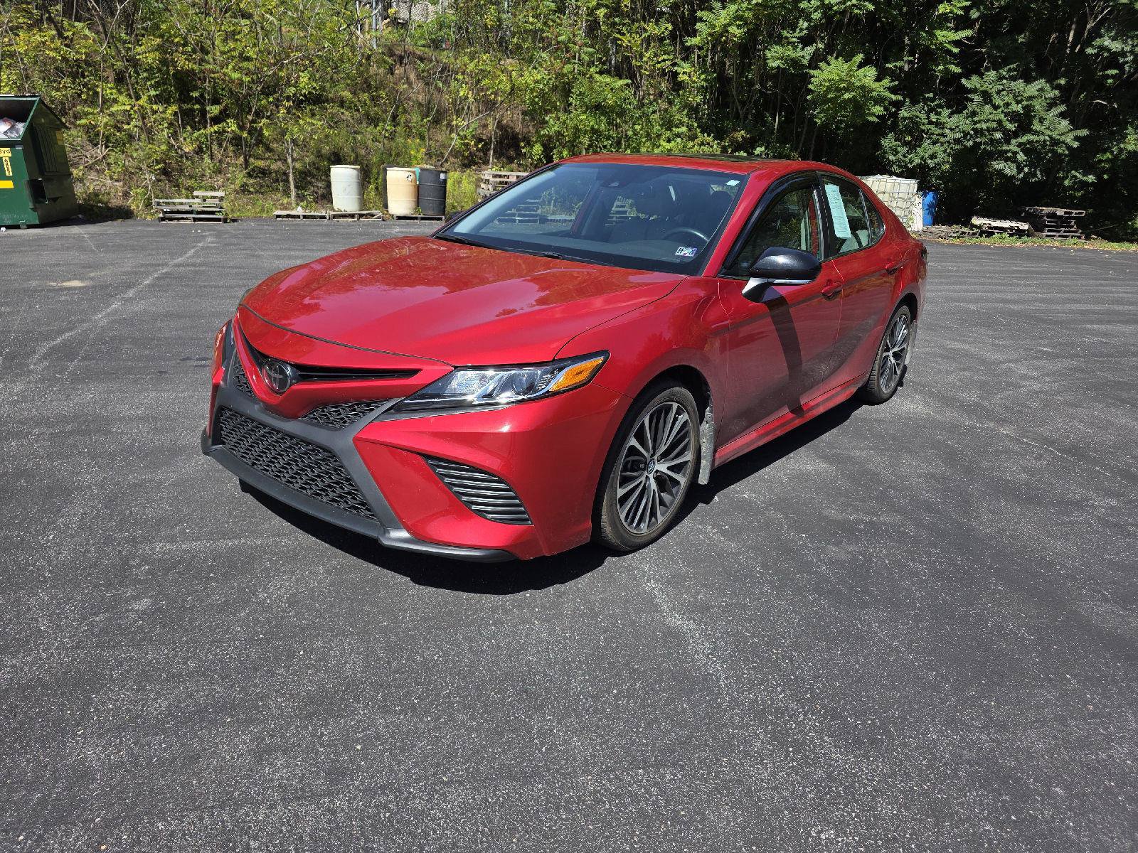 Used 2019 Toyota Camry SE w/ Audio Package FWD image 3