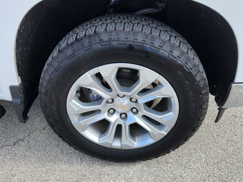Certified 2024 Chevrolet Silverado 1500 LTZ image 15