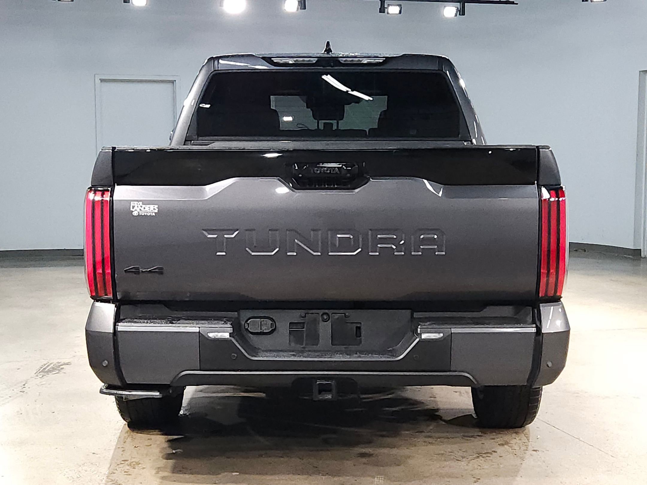 Used 2022 Toyota Tundra Platinum image 6