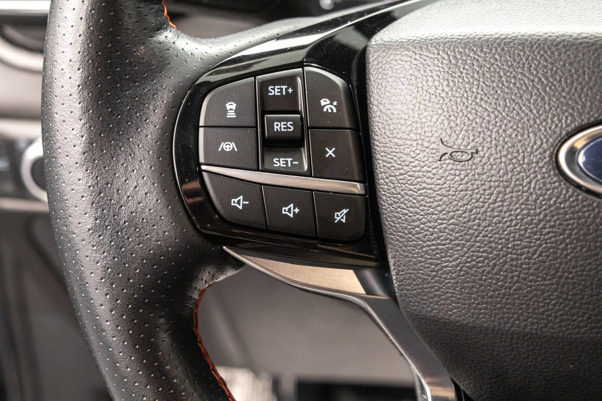 Used 2022 Ford Explorer ST-Line AWD/4WD image 19