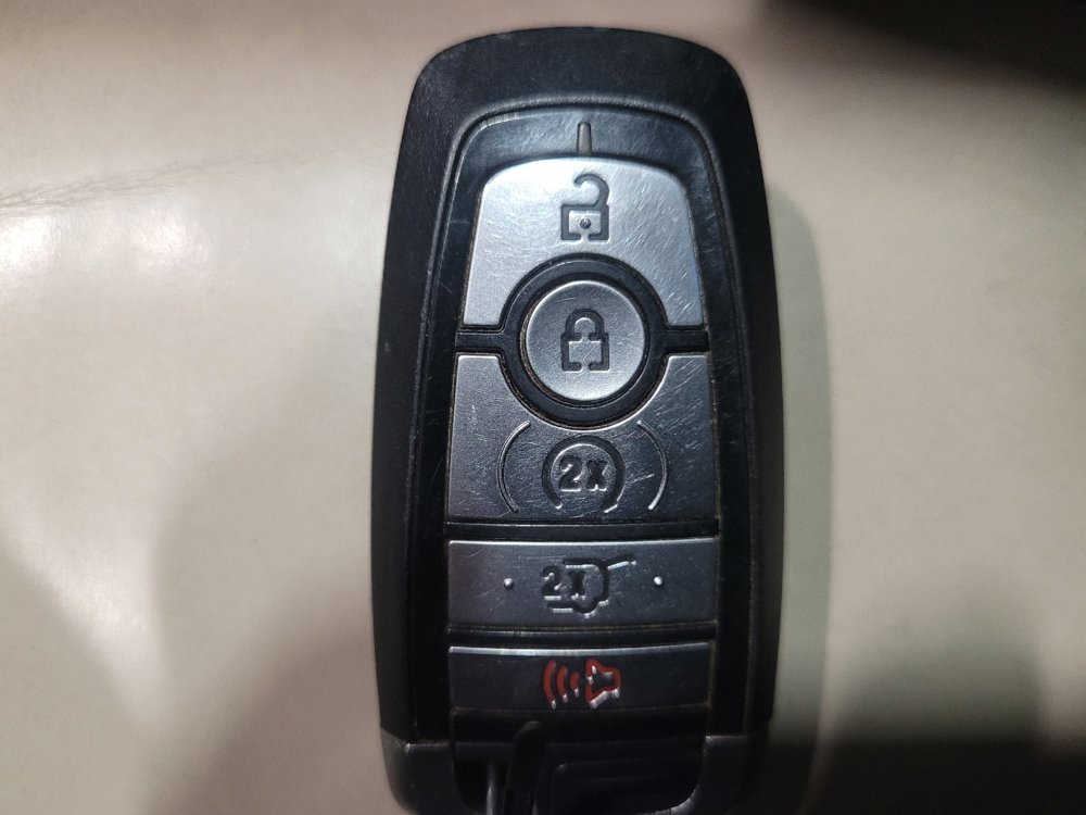 Used 2022 Ford Explorer Platinum w/ Premium Technology Package image 32