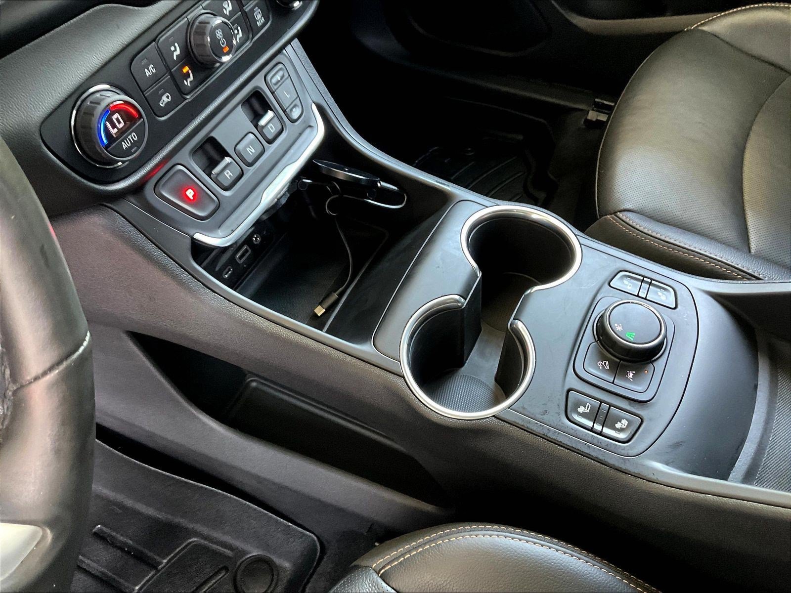 Used 2020 GMC Terrain SLT w/ Preferred Package FWD image 18