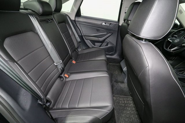Used 2023 Volkswagen Jetta SE image 18