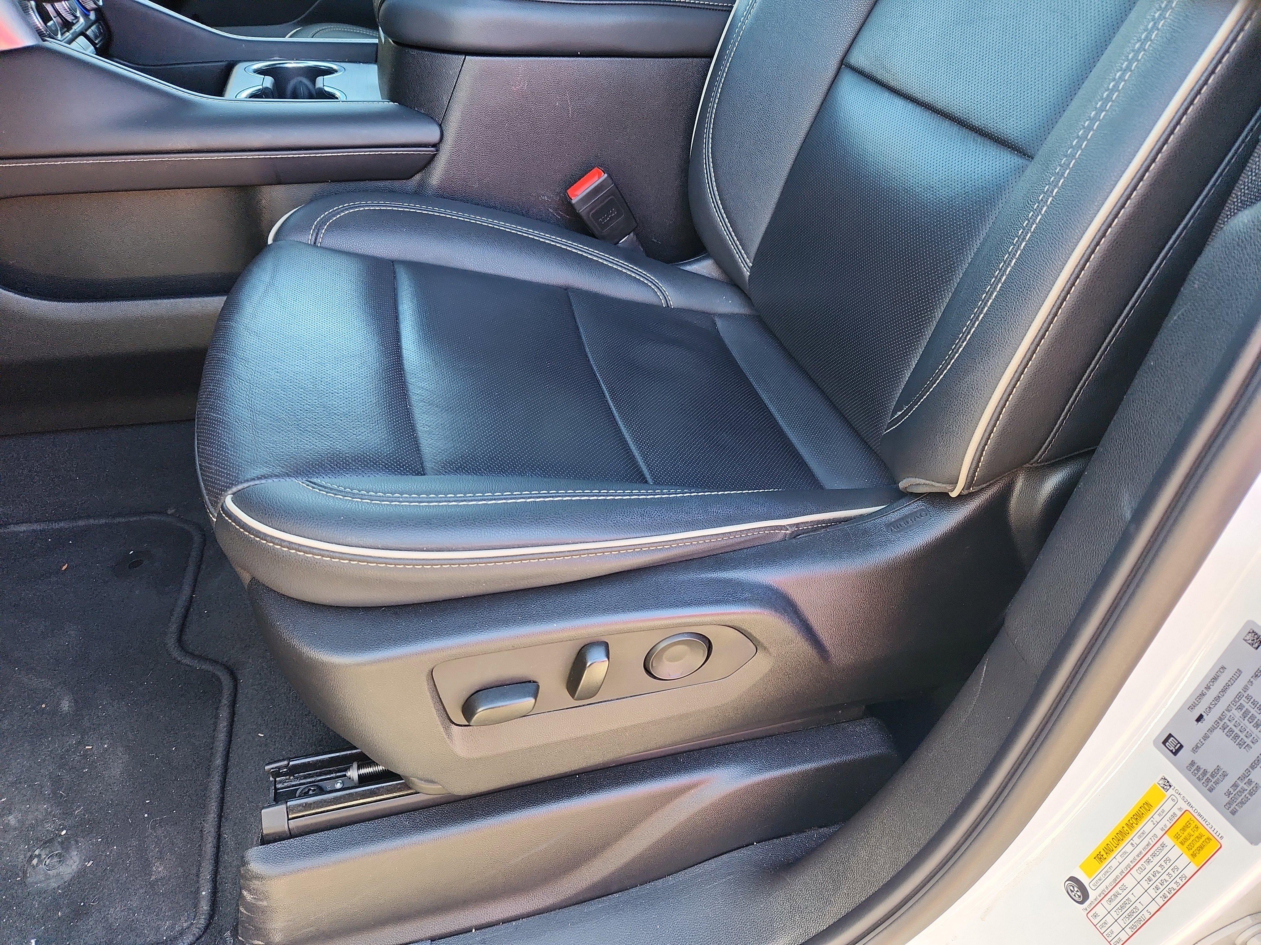 Used 2024 GMC Yukon SLT image 9