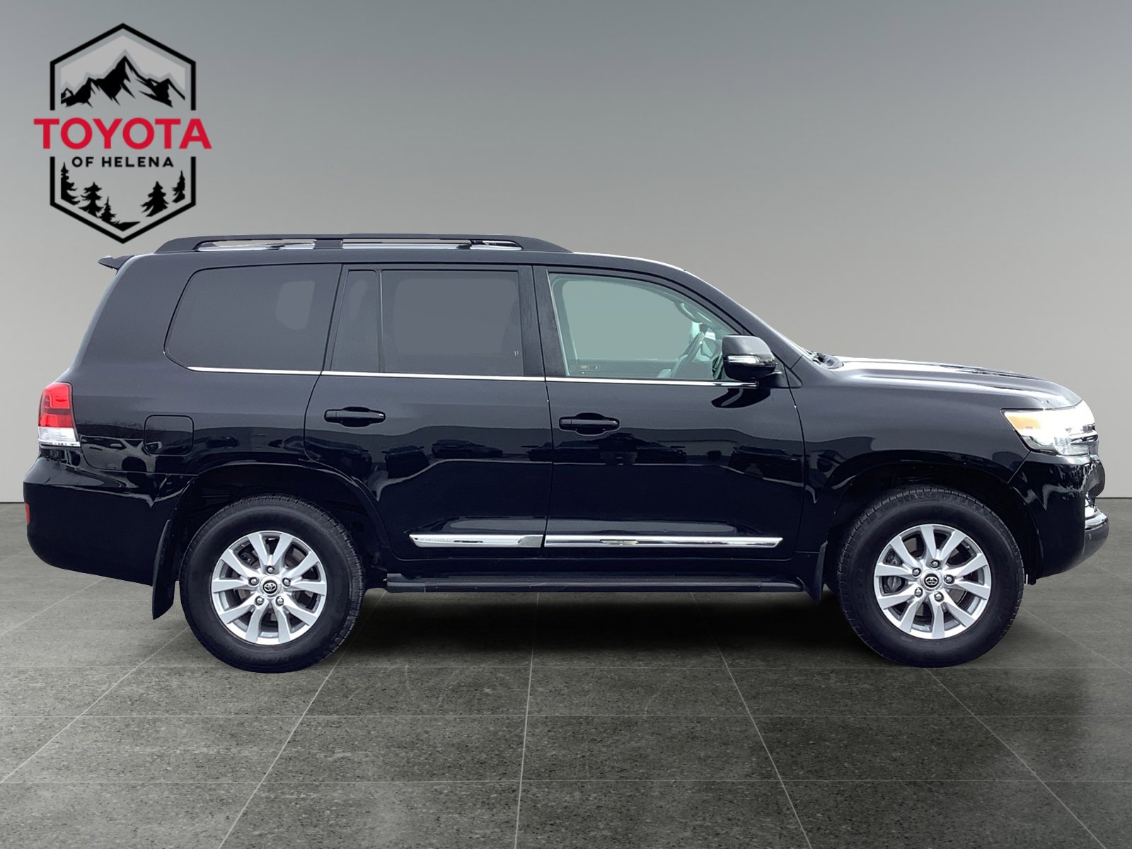 Certified 2018 Toyota Land Cruiser w/ Carpet Mat Package image 6