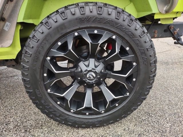 Used 2016 Jeep Wrangler Unlimited Sahara image 25