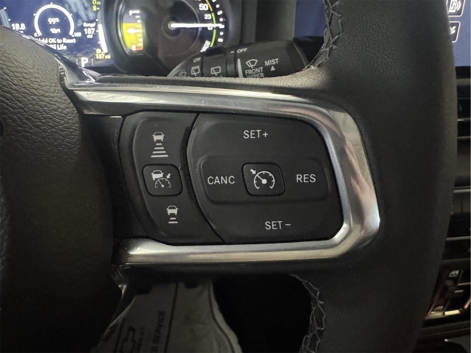 Used 2025 Jeep Wrangler Unlimited Sahara AWD/4WD image 19