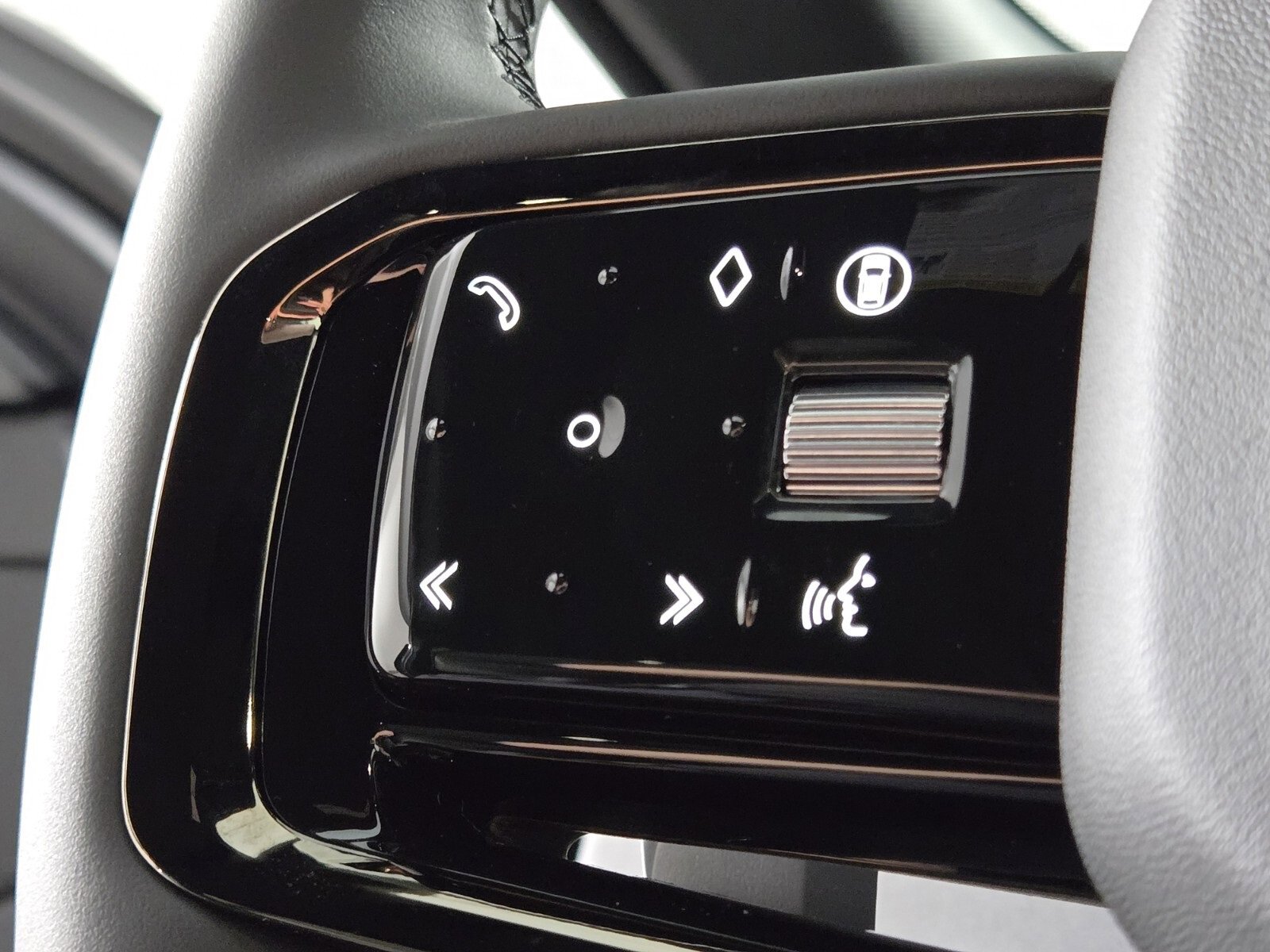 New 2026 Land Rover Range Rover Evoque Dynamic SE image 25