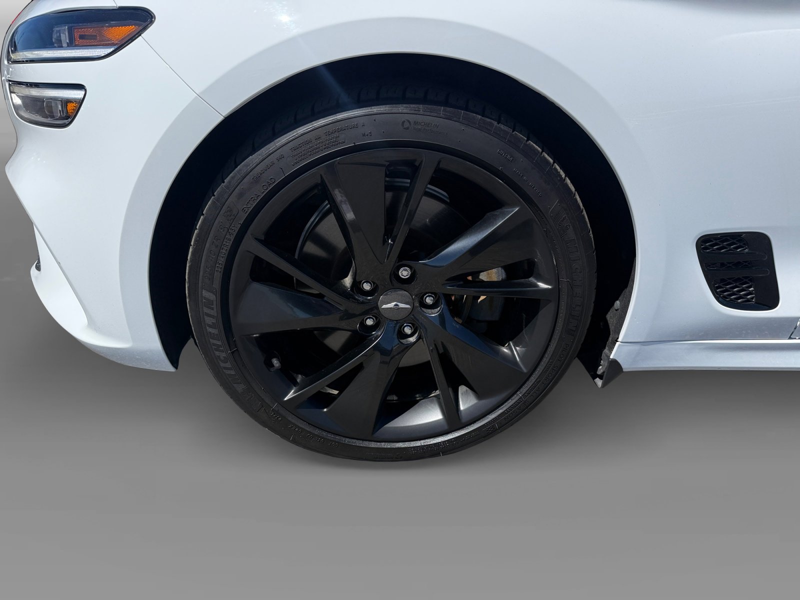 Used 2023 Genesis G70 3.3T w/ Sport Advanced Package image 9