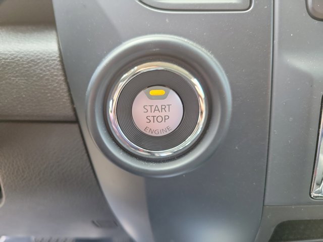 Used 2024 Nissan Titan SV w/ SV Convenience Package image 35