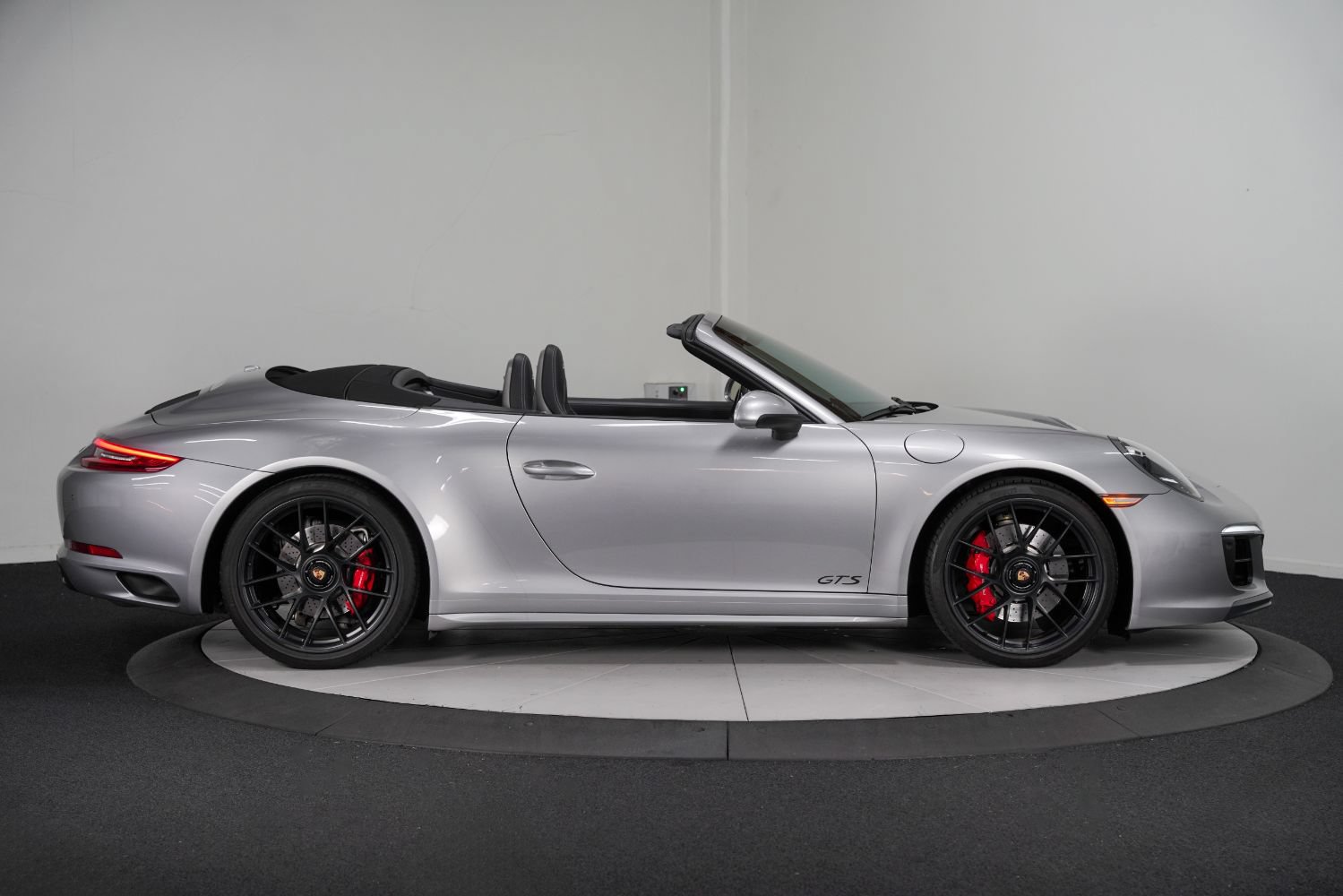 Used 2019 Porsche 911 Carrera GTS RWD image 8