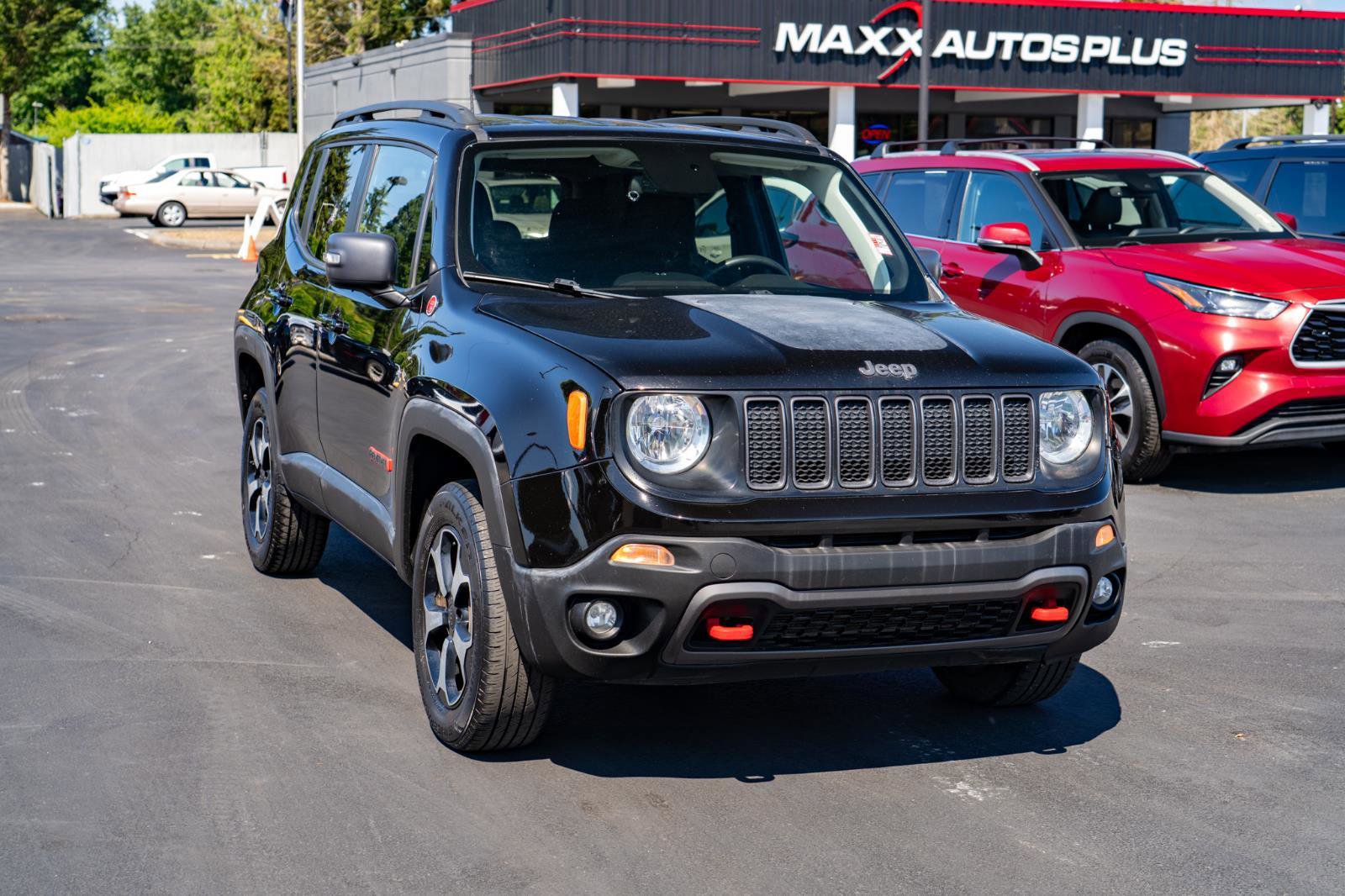 Used 2020 Jeep Renegade Trailhawk w/ Popular Equipment Group AWD/4WD image 2