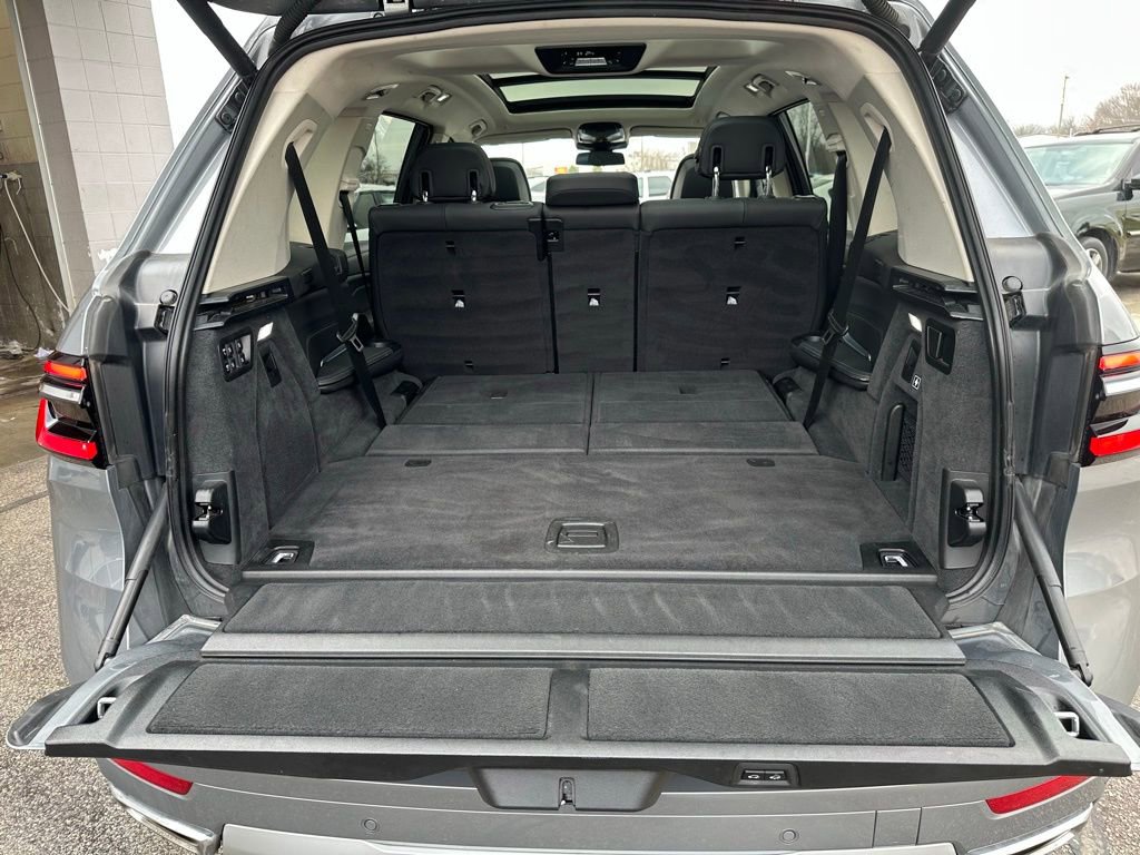 Used 2024 BMW X7 xDrive40i image 31