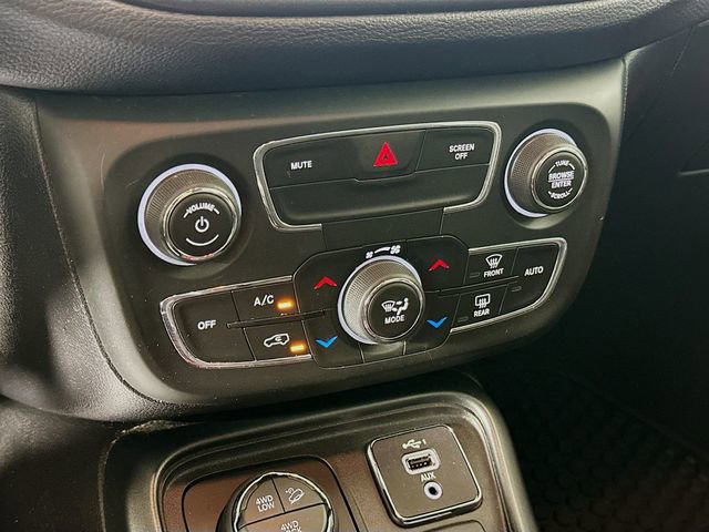 Used 2020 Jeep Compass Trailhawk image 16