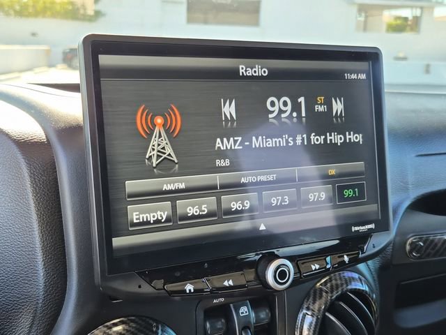 Used 2018 Jeep Wrangler Unlimited Sahara image 13