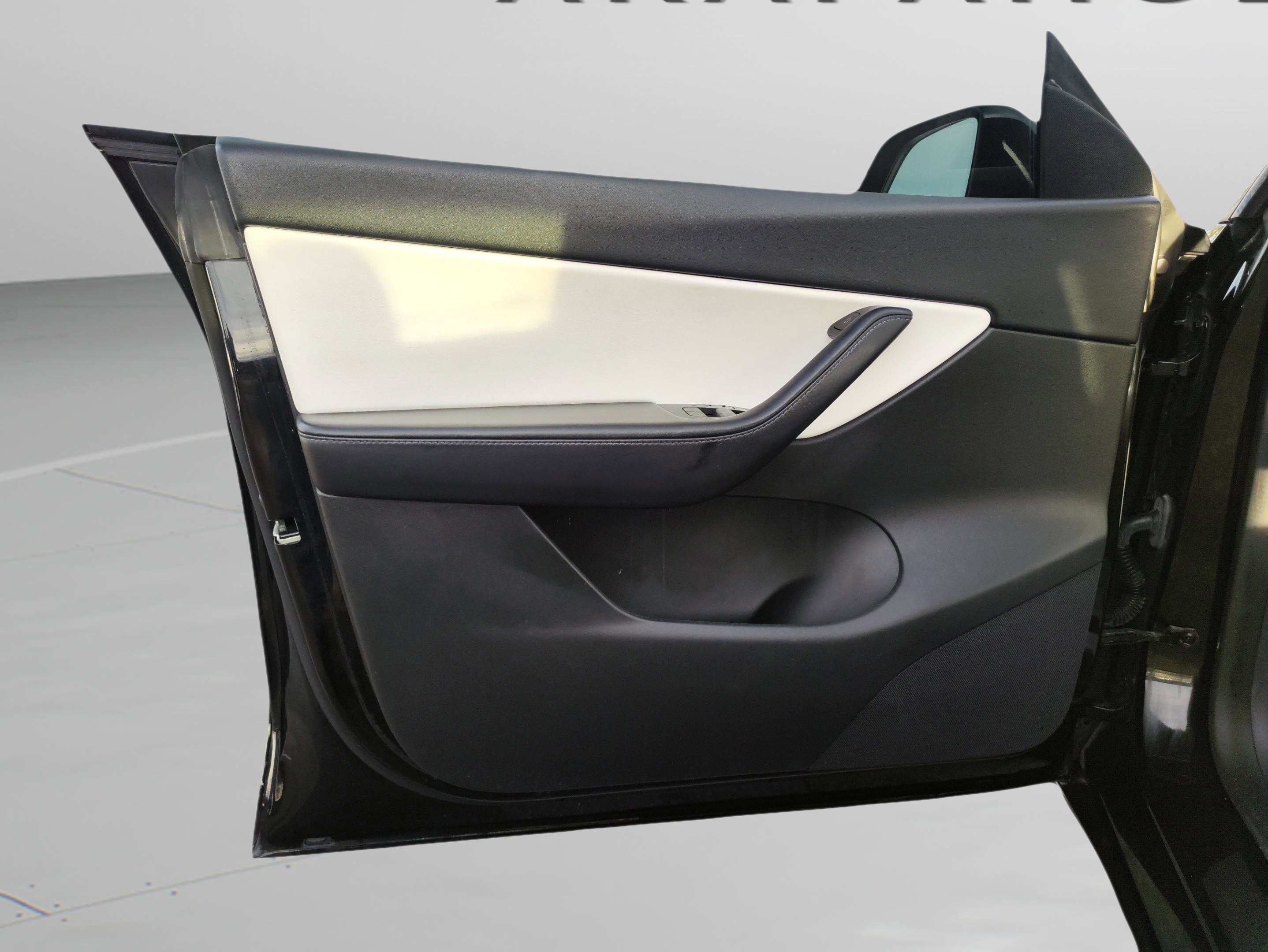 Used 2022 Tesla Model Y Performance image 22