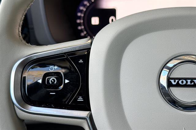 Certified 2023 Volvo XC60 T8 Ultimate image 26