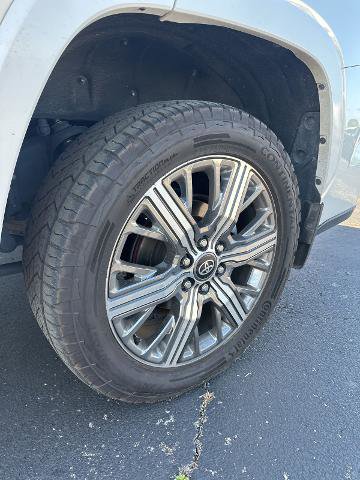 Used 2025 Toyota Sequoia Capstone AWD/4WD image 6