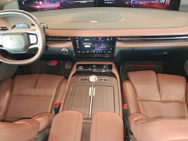 Used 2025 Lincoln Navigator Reserve AWD/4WD image 25