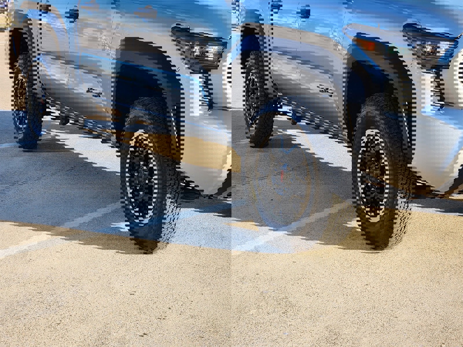 Used 2025 Toyota Tacoma TRD Off-Road image 11