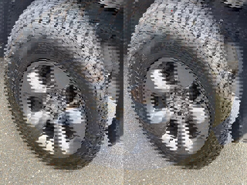 Used 2021 RAM 1500 Big Horn w/ Built-to-serve Edition image 10