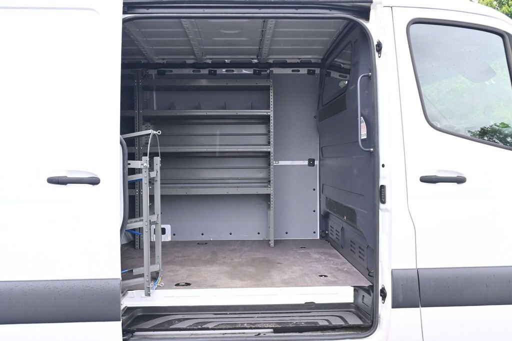 Used 2023 Mercedes-Benz Sprinter 2500 image 12