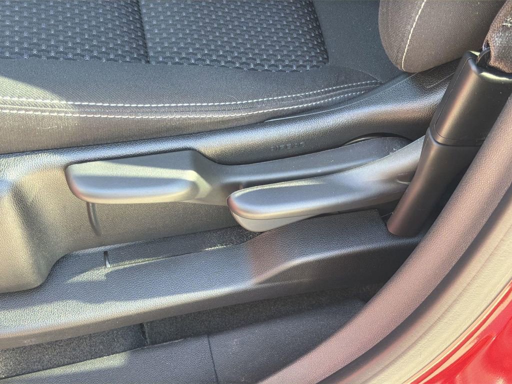 Used 2023 GMC Terrain SLE w/ Elevation Edition image 19