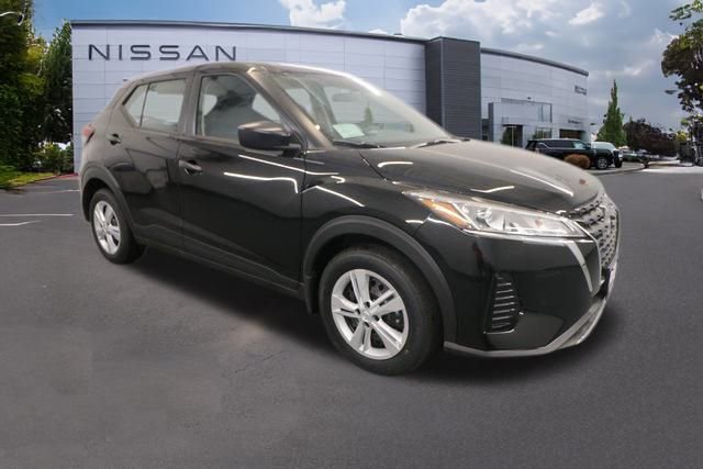 New 2025 Nissan Kicks Play S