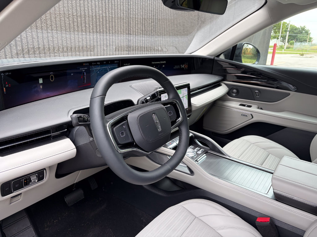 New 2026 Lincoln Nautilus Reserve w/ Jet Appearance Package AWD/4WD image 10