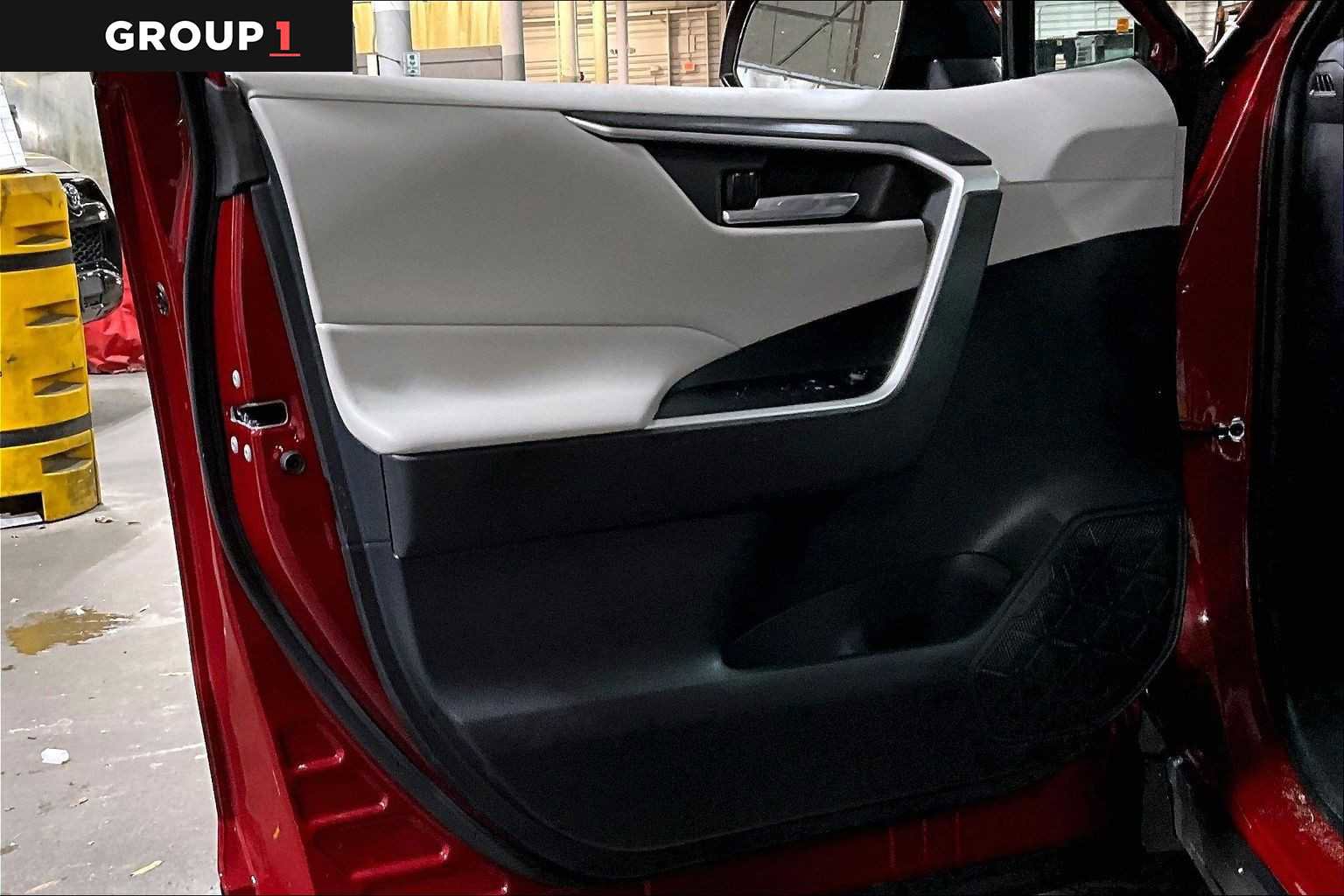 Used 2025 Toyota RAV4 XLE image 21