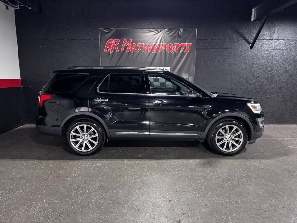 Used 2017 Ford Explorer Limited w/ Equipment Group 301A AWD/4WD image 5