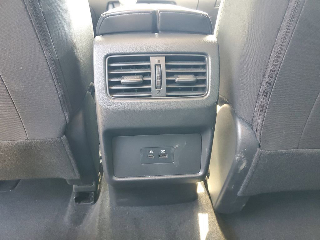 Used 2023 Nissan Rogue SV AWD/4WD image 11