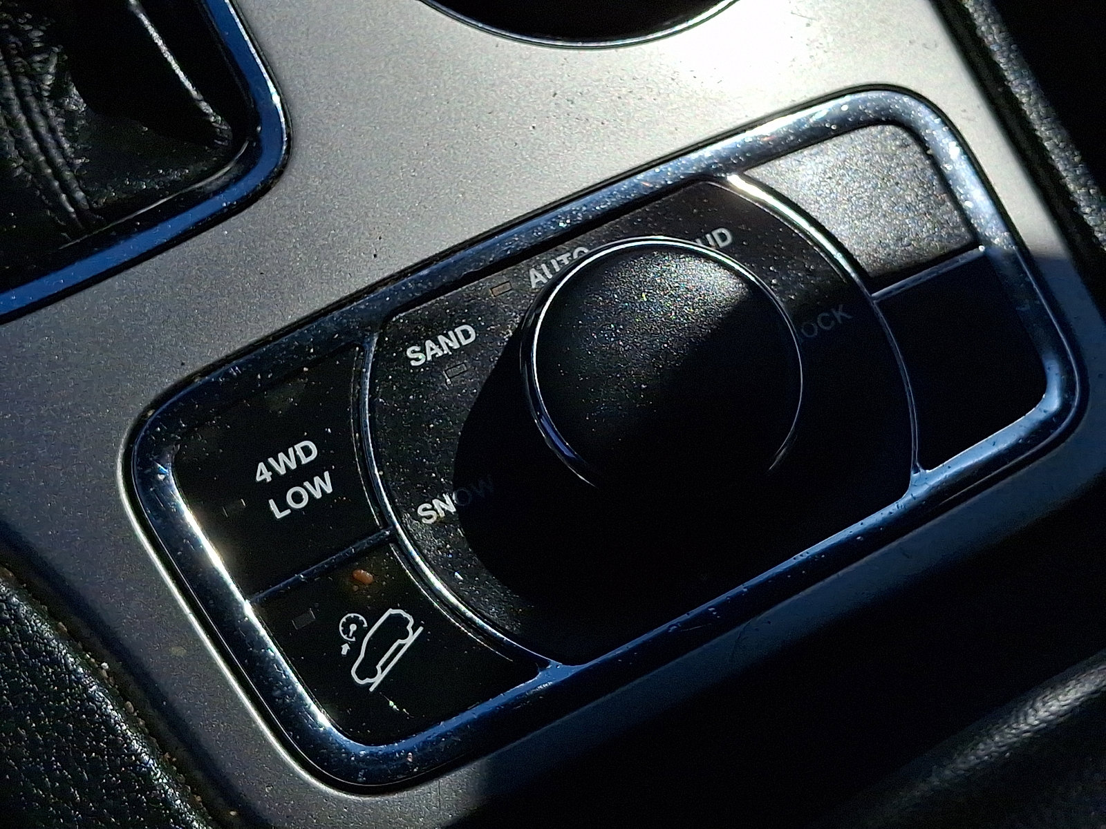 Used 2018 Jeep Grand Cherokee Limited AWD/4WD image 28