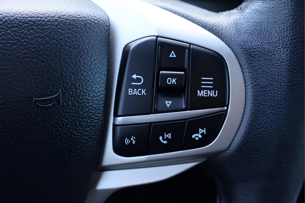 Used 2022 Ford Explorer XLT w/ Equipment Group 202A image 18