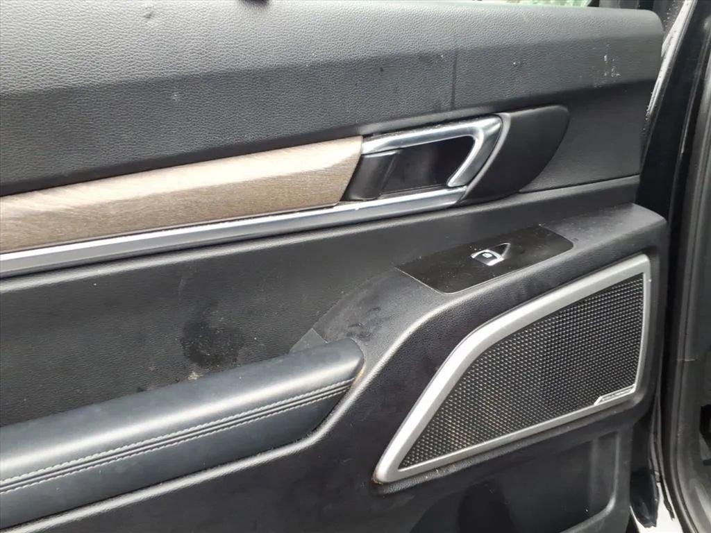 Used 2020 Kia Telluride EX w/ EX Premium Package image 21