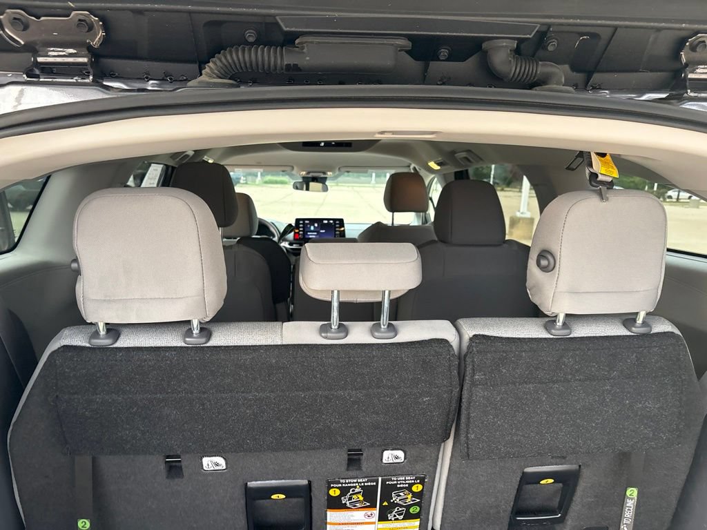 Used 2023 Toyota Sienna LE FWD image 26